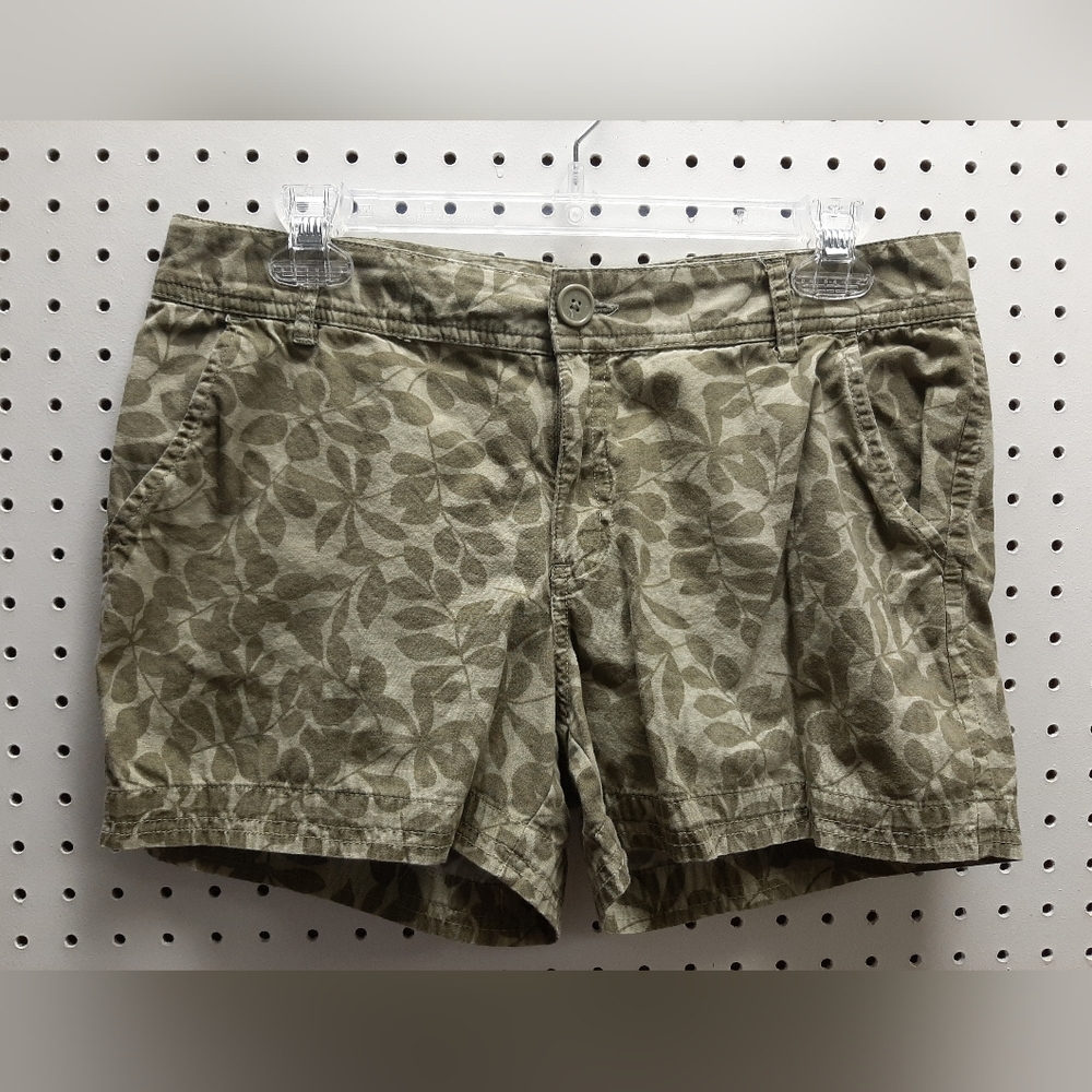 Bum Equipment Shorts ~ Size 8